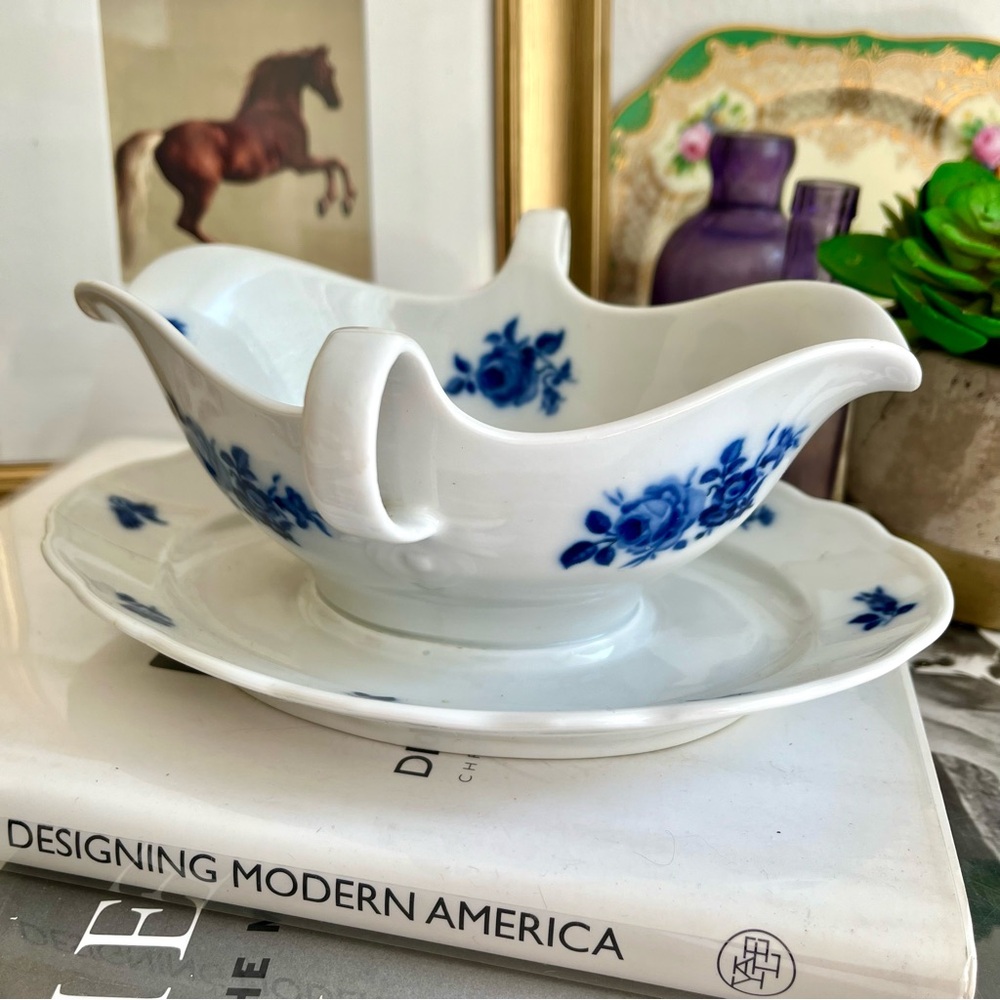 Vintage Meissen bouquet winterling bavaria gravy boat with attached underplate
